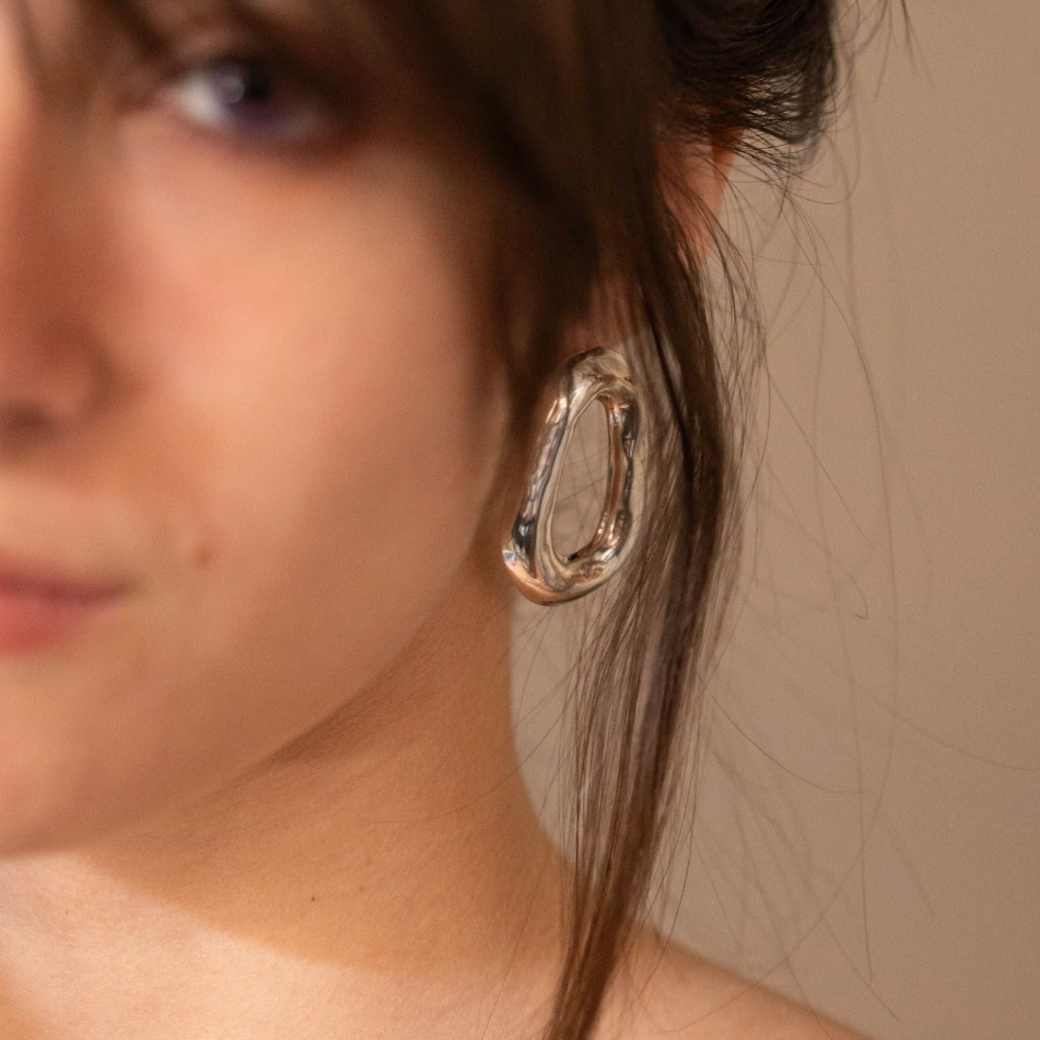 ARETES GOTA HUECA GRANDES