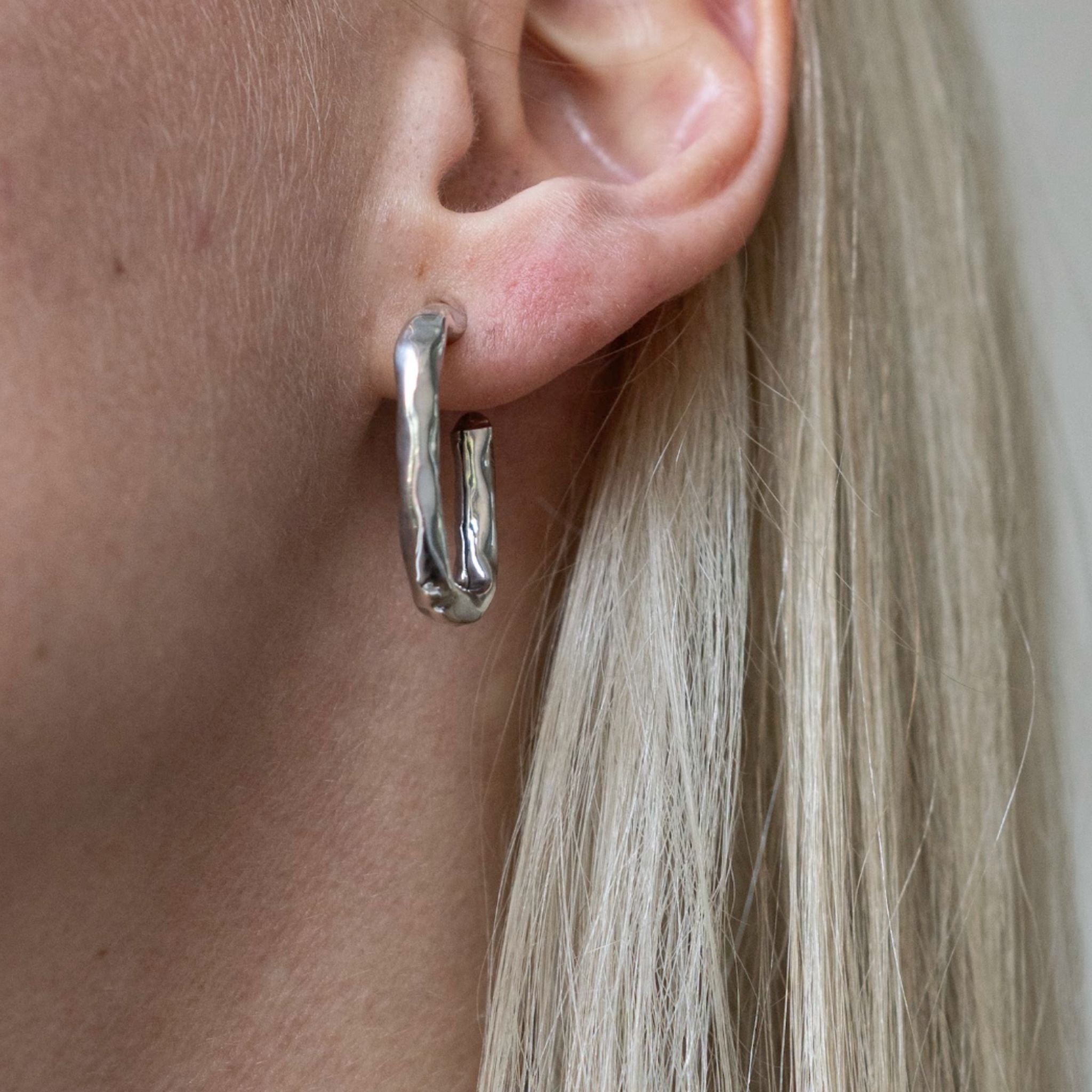 ARRACADAS CURVY MEDIANAS