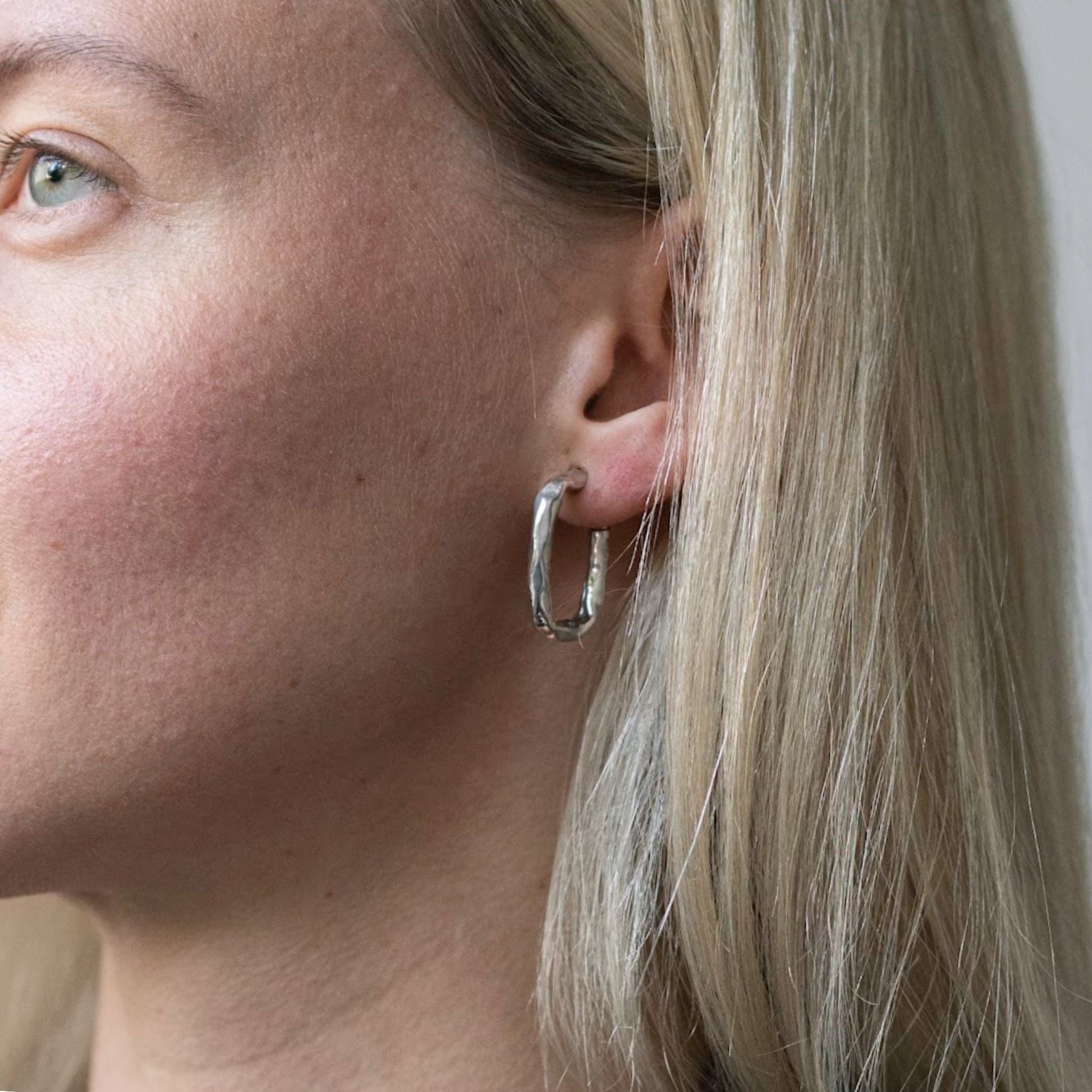 ARRACADAS CURVY MEDIANAS