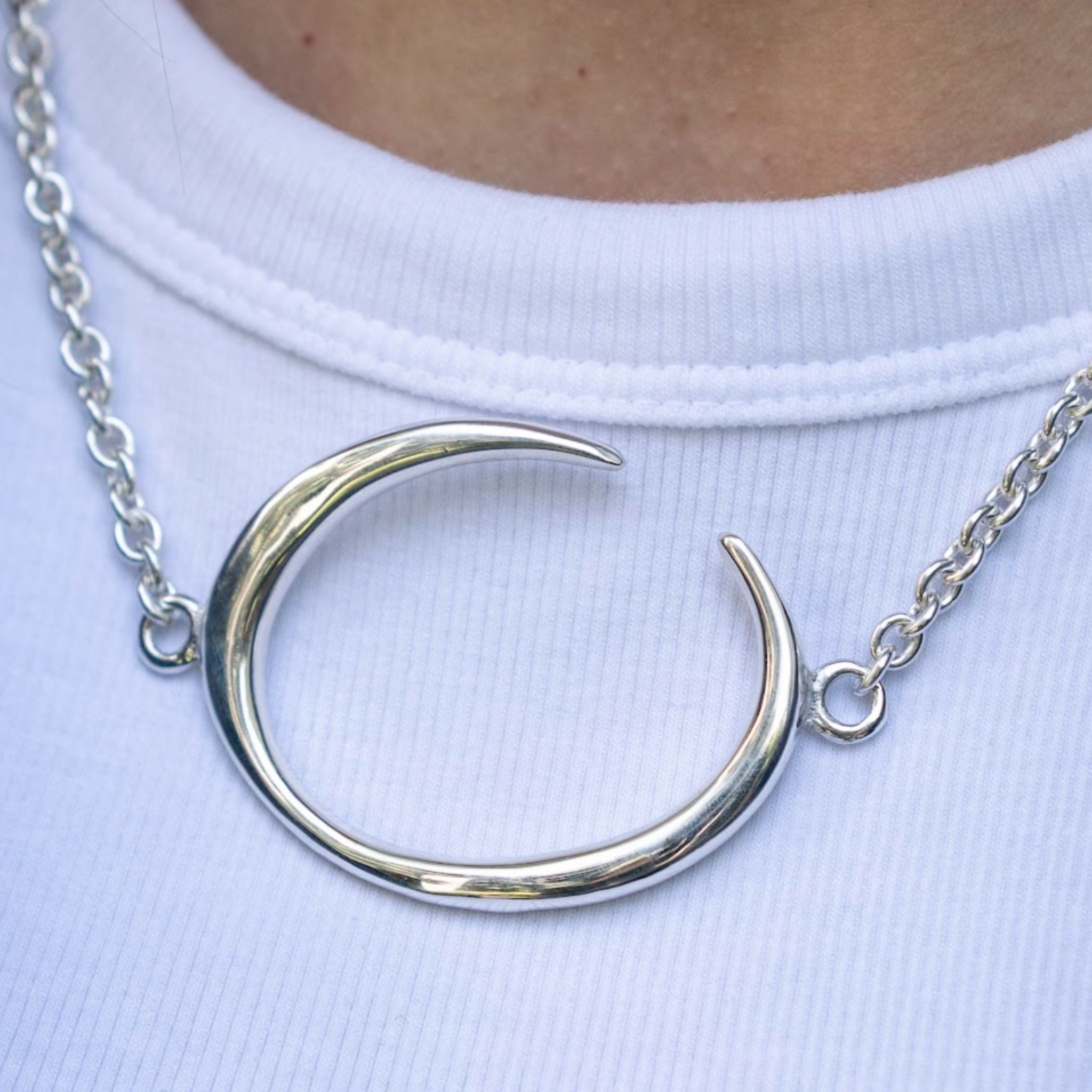 COLLAR COLGANTE CUERNO